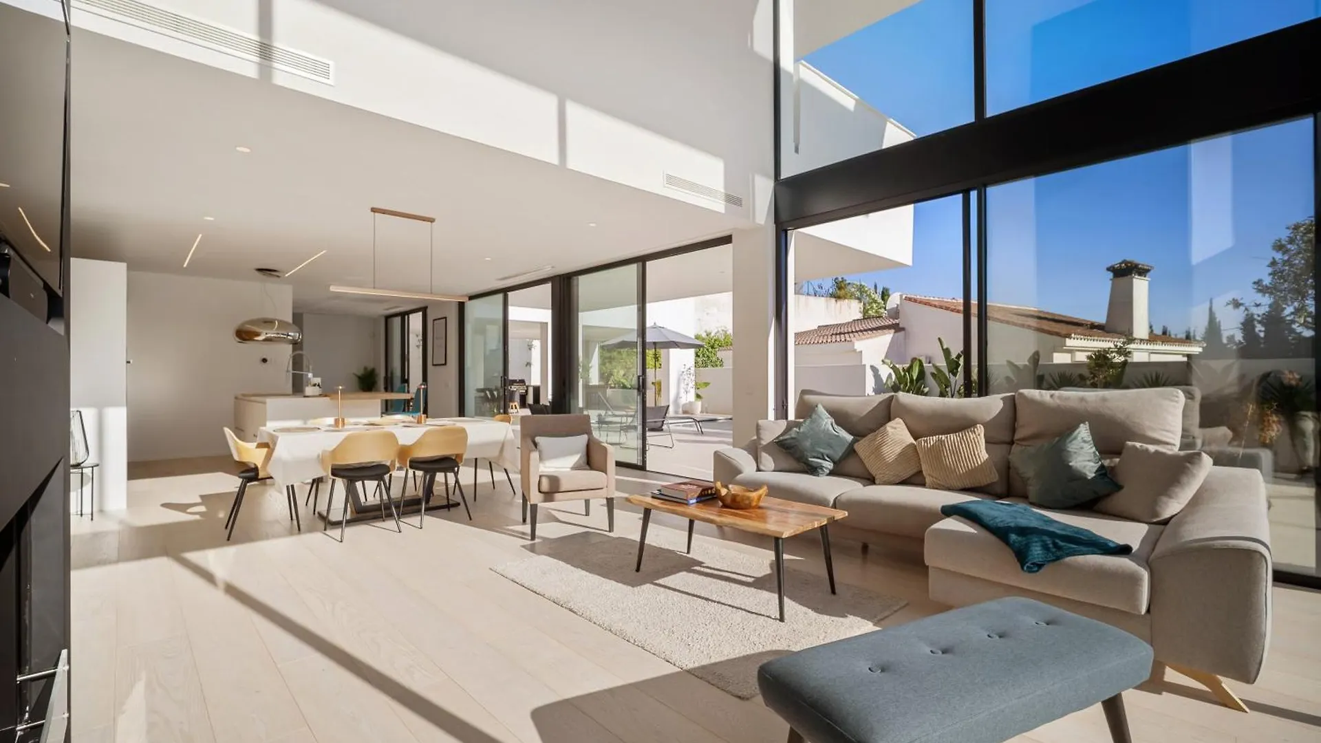 Villa Elviria - Private Swimming Pool Marbella 0*,